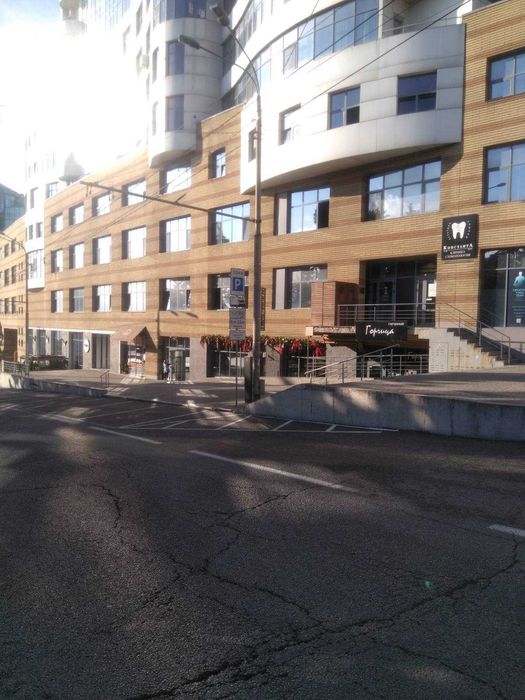 Оренда приміщення 119.3 м² на проспекті Дмитра Яворницького, 3