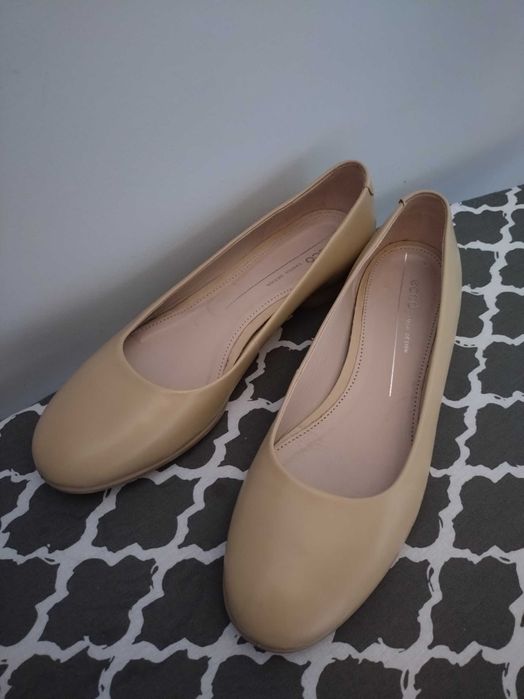 Beżowe kremowe nude cieliste skórzane baleriny Ecco