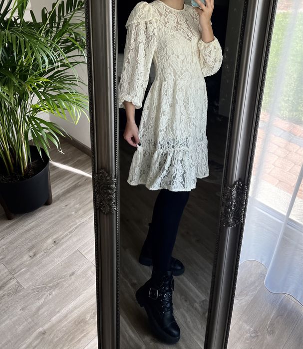 Sukienka kremowa ZARA koronka wiosna