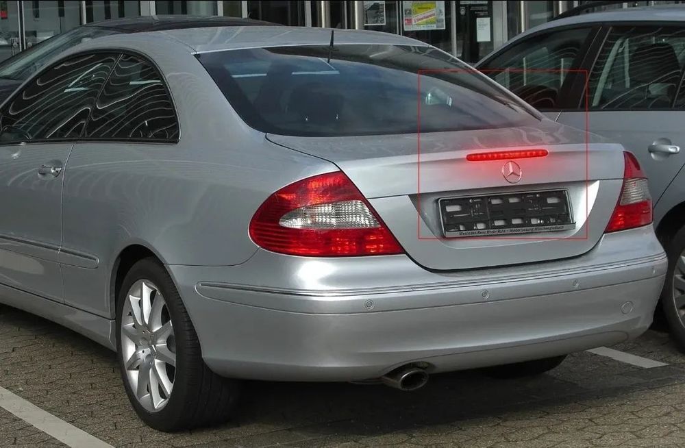 Terceiro Stop Mercedes Benz CLK - W209