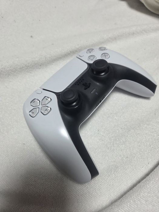 Pad sony do ps5 biały