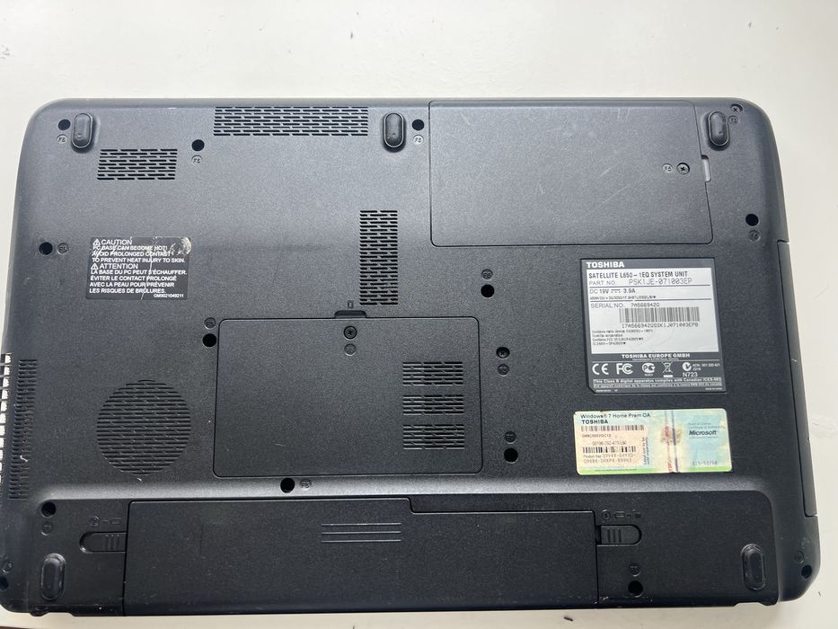 Computador toshiba tudo funcional com rato e teclado