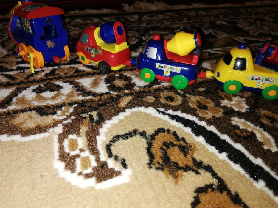 Игрушка паравозик