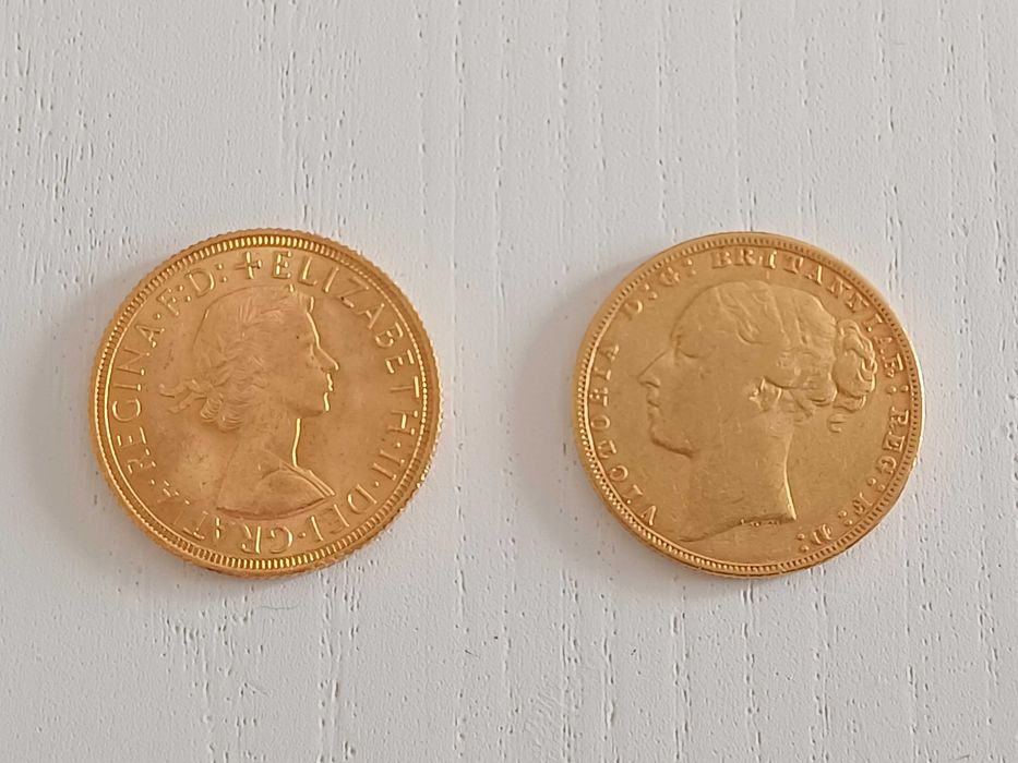 2 moedas 1/2 libra ouro Victória e Elizabeth II