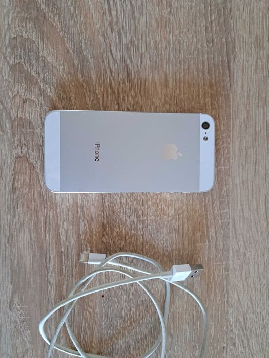 iPod 5. 16Gb Silver б/у.