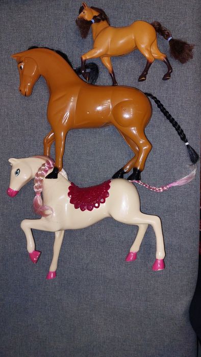 Zestaw 3 koni dla lalki Barbie
