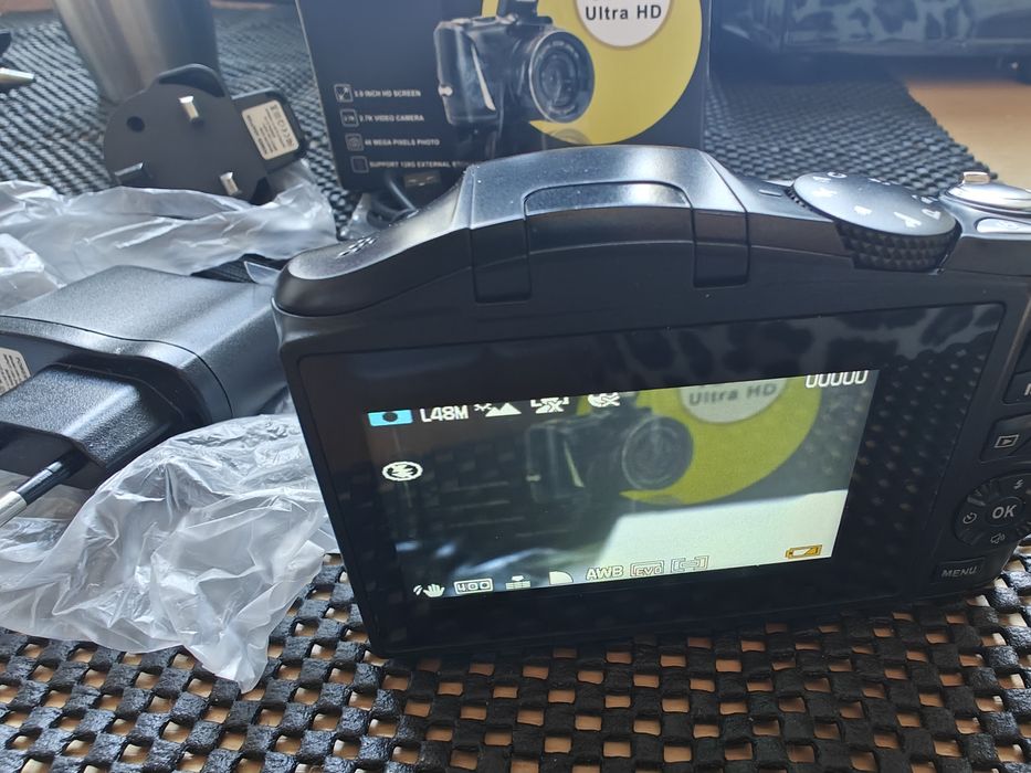 Цифрова камера, фотоапарат, новий