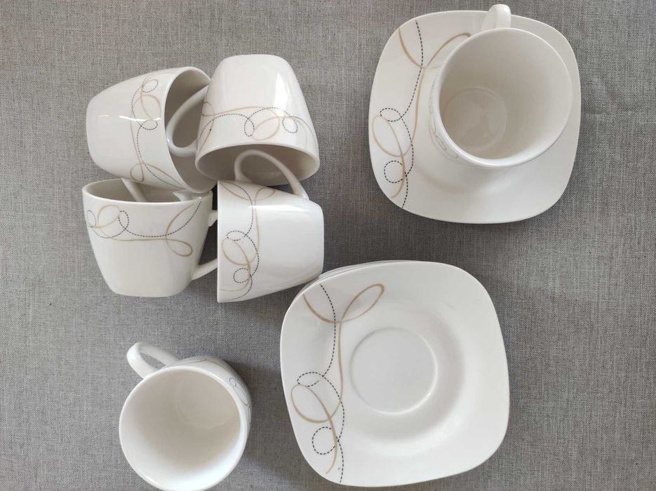 Zestaw 6szt. Filiżanek z podstawkami