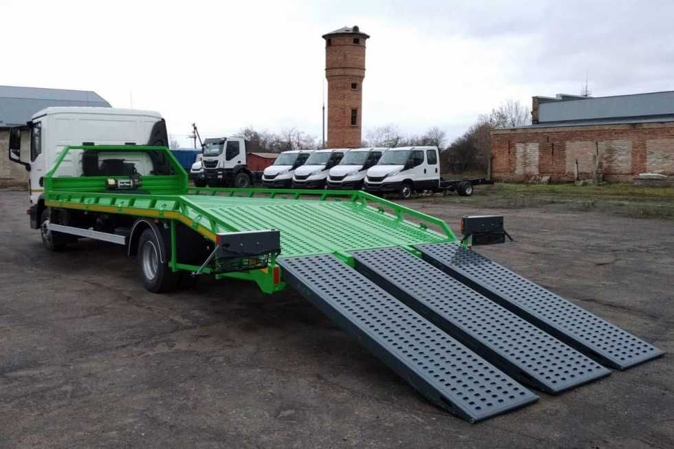 Евакуатор з Німеччини / Доставка авто Бремерхафен-Варшава-Київ