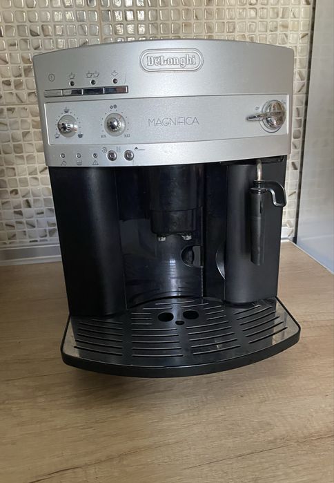 Кофемашина Delonghi Magnifica