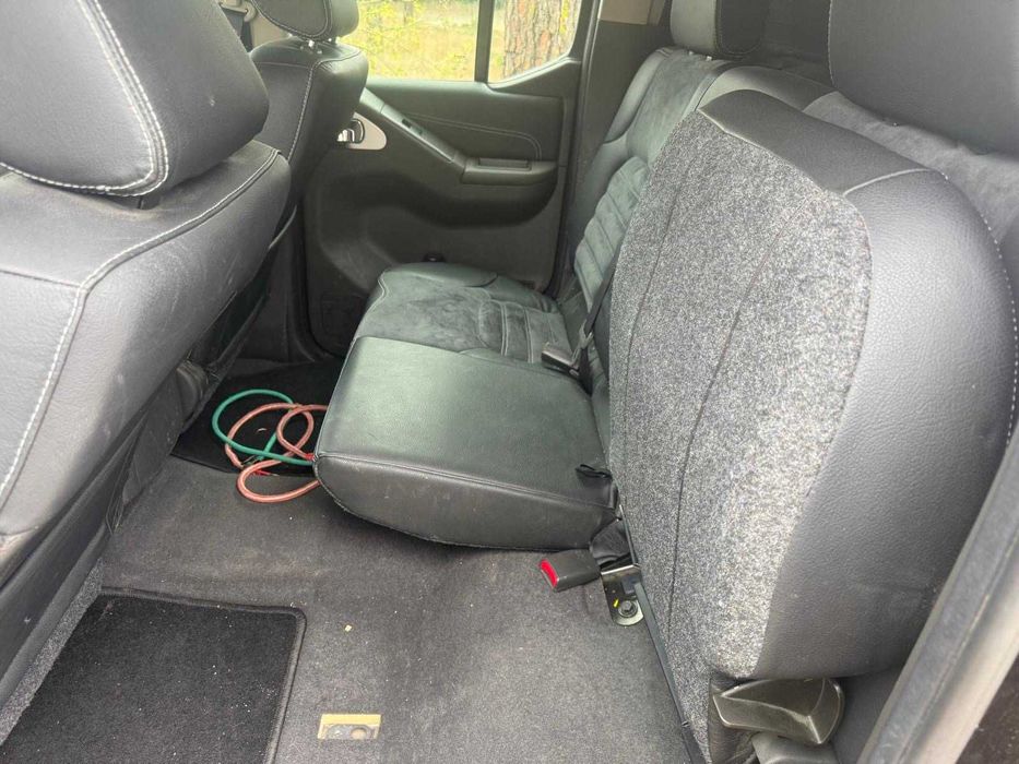 Nissan Navara 3.0 dCi V6 Auto 4x4 + Atrelado – Full Extras