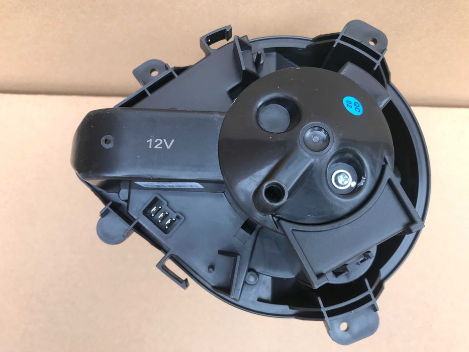 Моторчик печки вентилятор Fiat Scudo Citroen Jumpy Peugeot Expert