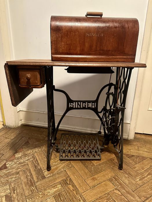Máquina de costura Singer antiga
