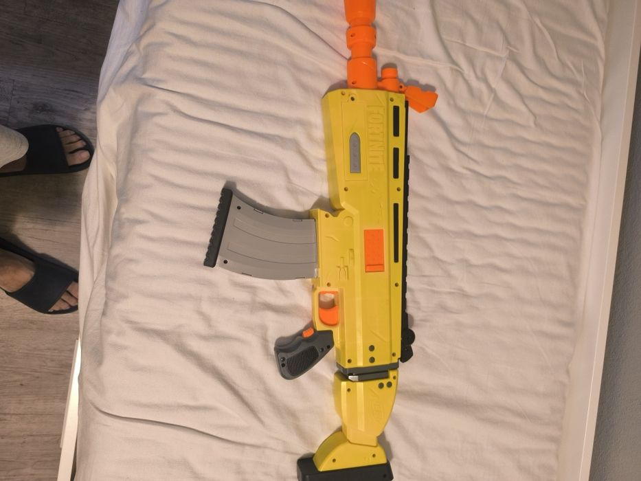 Nerf fortnite automático