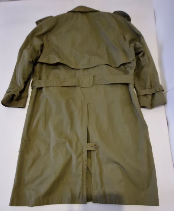 Gabardina verde azeitona da marca Gentlemann