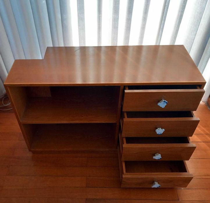 Armário em madeira, bom estado