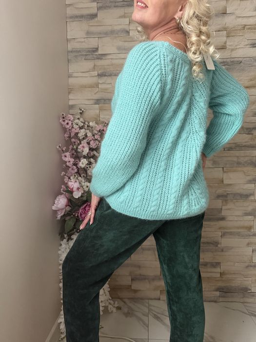 Sweter warkocze mietowy .