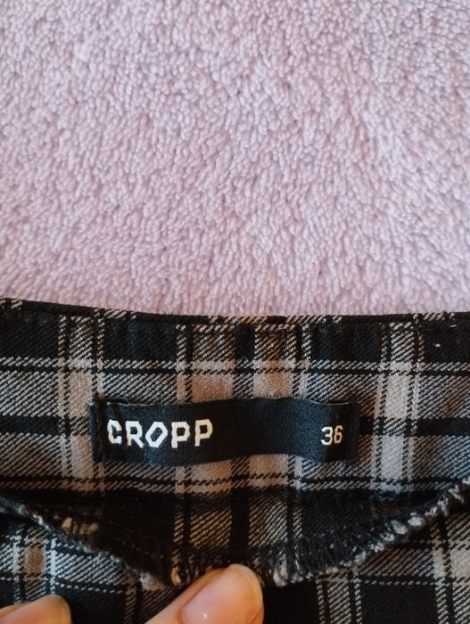 Spodnie w kratę damskie Cropp