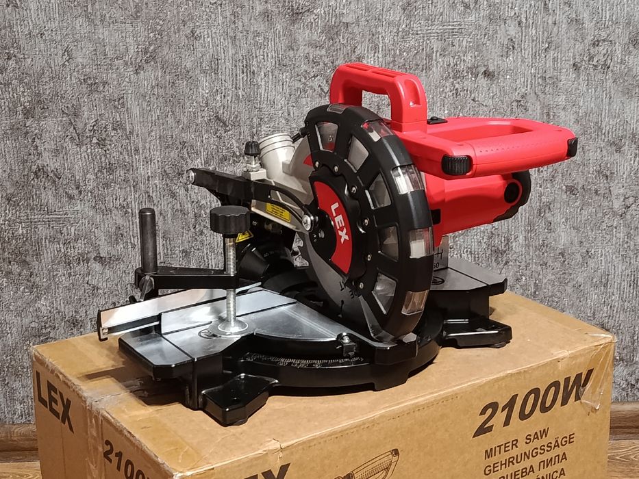 Продам Торцовочную пилу