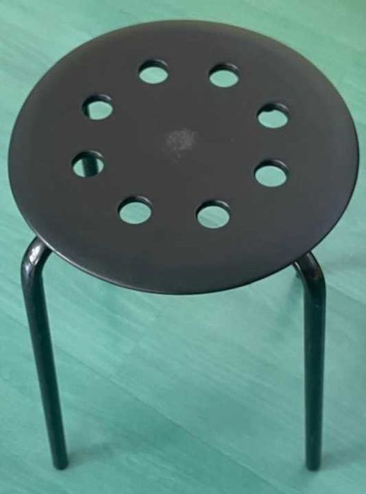 11 bancos IKEA MARIUS – 6 pretos + 5 brancos