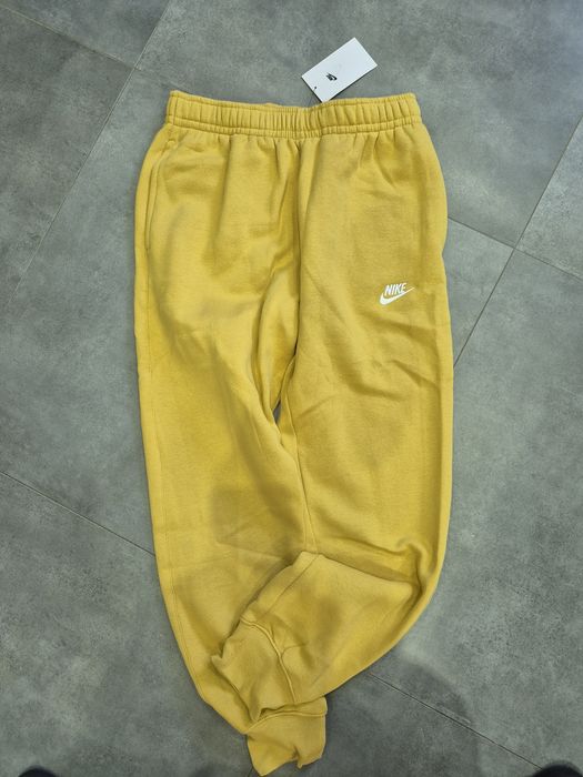 Spodnie dresowe damskie Nike S miodowe
