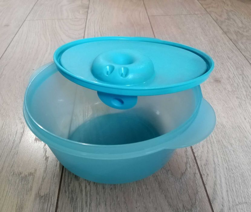 niebieska miska Tupperware 1,5 litra - do mikrofalówki