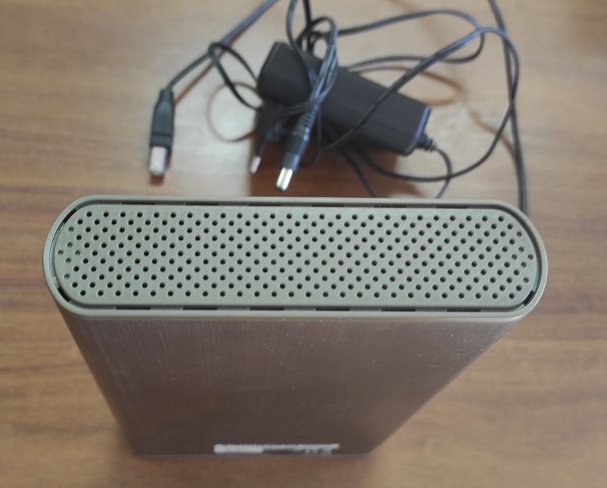 2 Discos externos WD e Iomega 1 Tbm e  500 GB HD