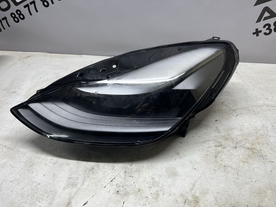 Фари Tesla Model 3,Y