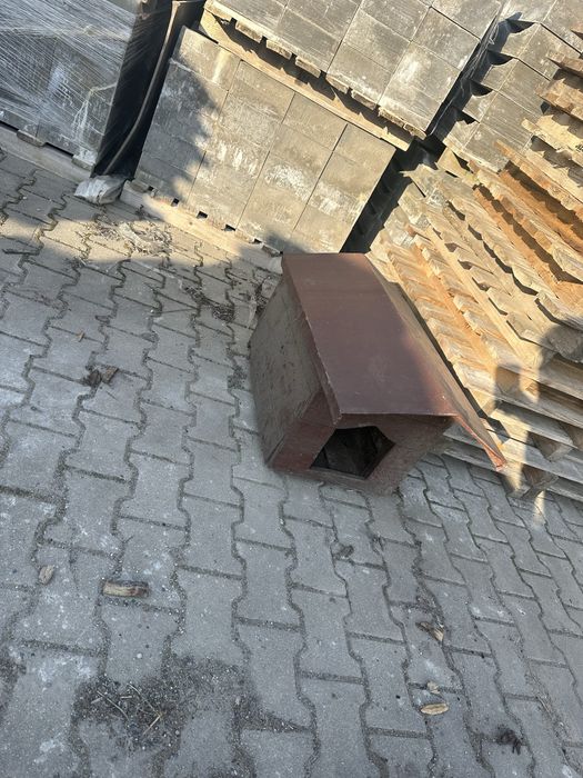Buda do psa nieocieplona