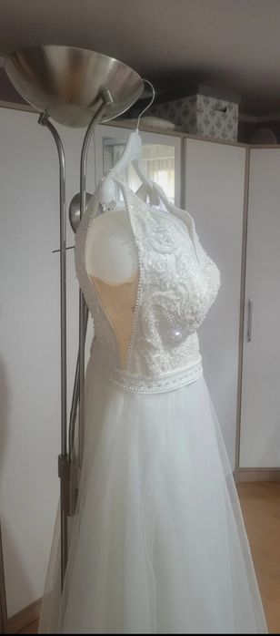 Suknia ślubna koloru Ivory