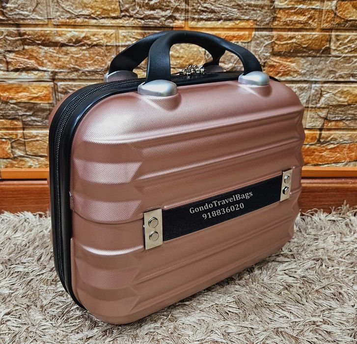 Necessaire / Mala / Bolsa Viagem Novos - 35cm - Muito Bonitos