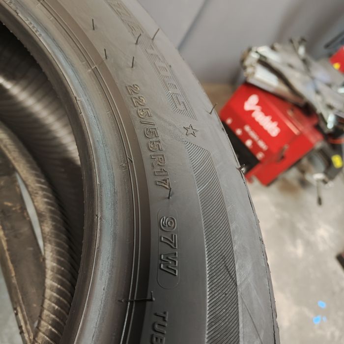 225/55/17 Sprzedam parę opon letnich Bridgestone