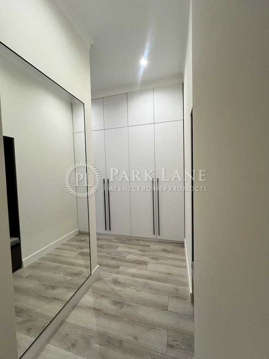 Продаж квартири в історичному центрі, ремонт до револ.