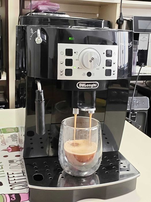 Кавомашина кофемашина Delonghi Magnifica S ECAM 22.110