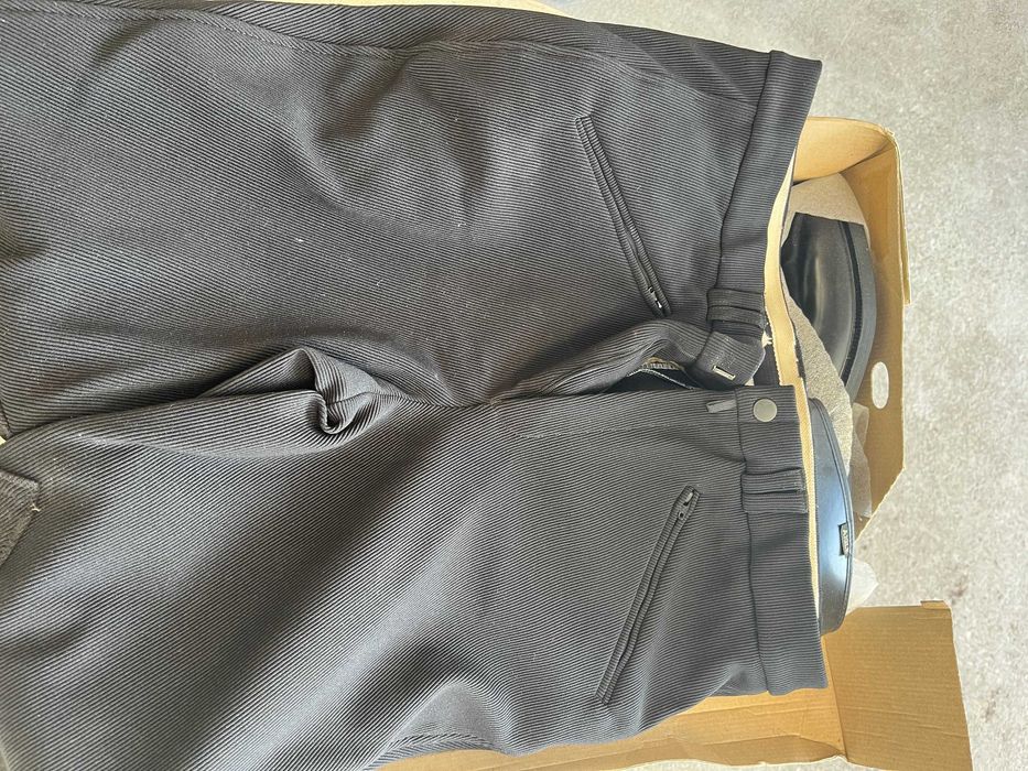 Botas e calça de equitação
