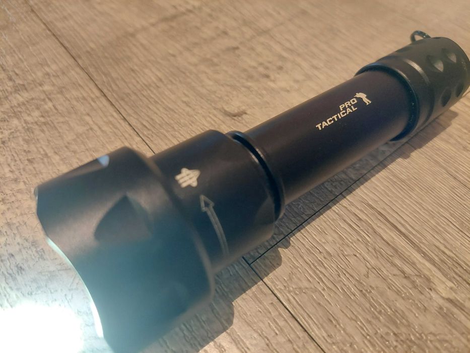 Lanterna Tática Pro Tactical – Nite Hunter | LED potente