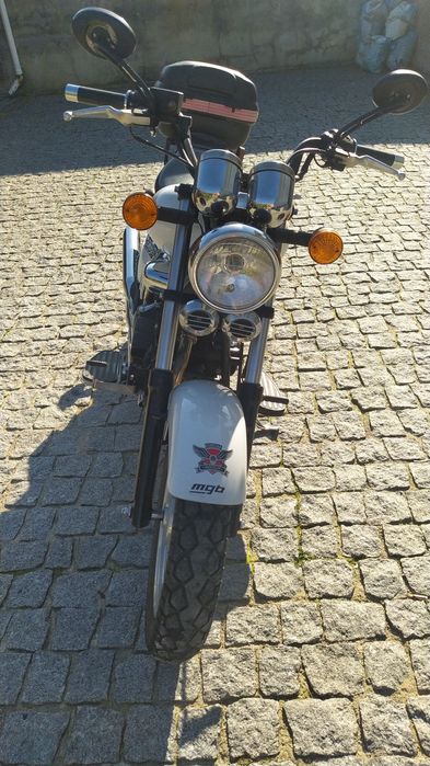 Vendo moto ,  motivo, não dou uso