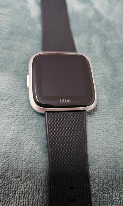 Смарт годинник Fitbit versa original