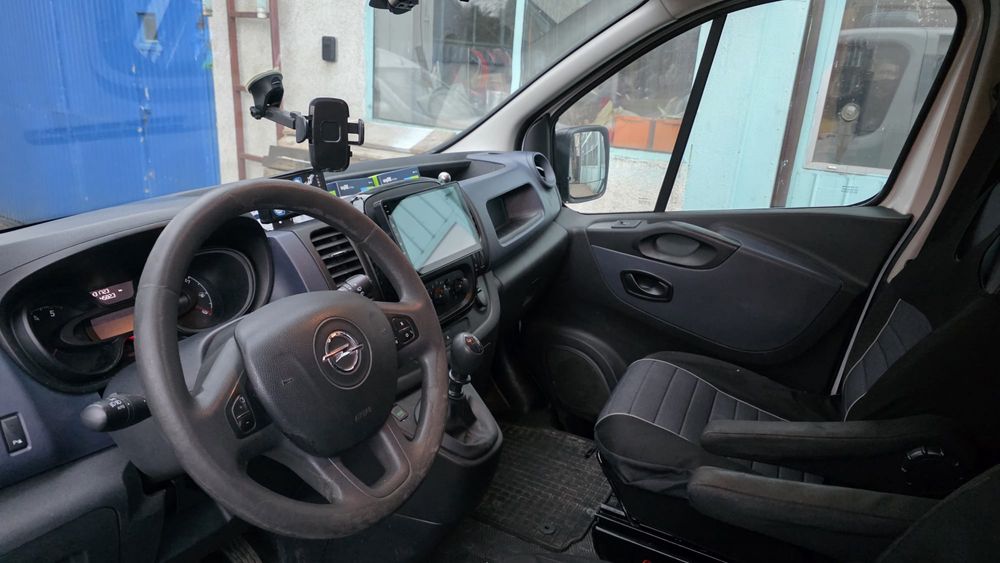 Ambulans karetka Opel Vivaro Rezerwacja