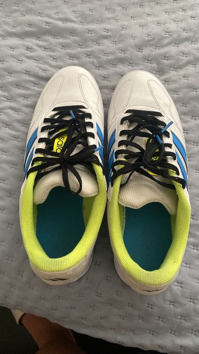 Tenis futsal semi novos adidas