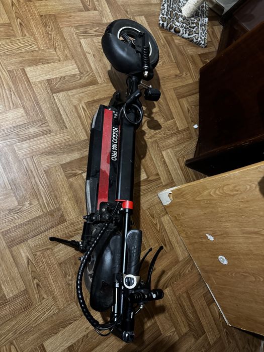 Продам электросамокат kuggo