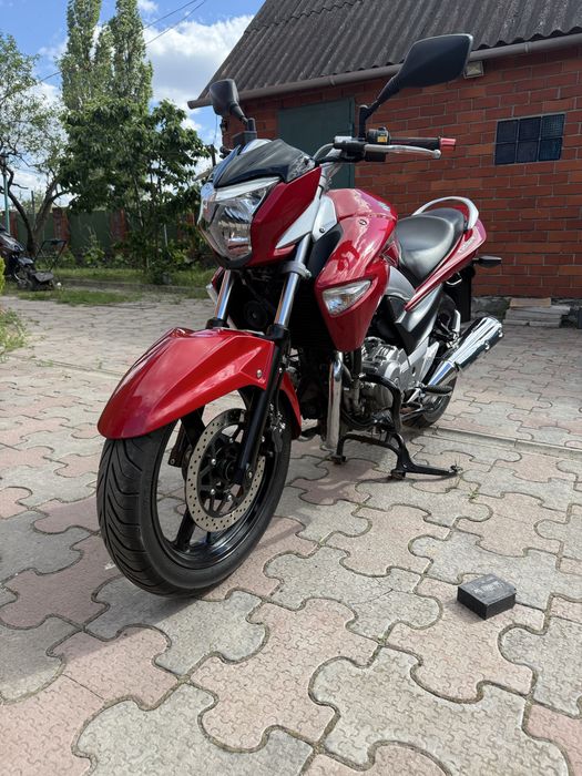 Мотоцикл Suzuki GSR250 розмитнений