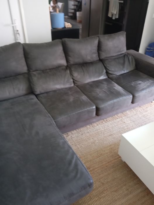 Sofá com Chaise Long e Arrumação