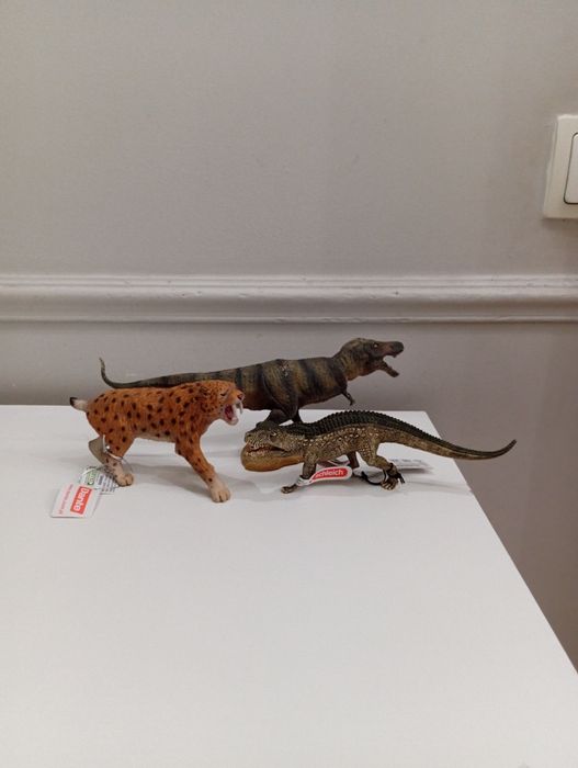 Figurki dinozaury Schleich i Collecta