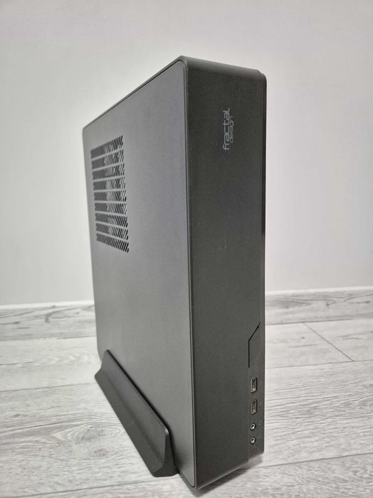 mini-ITX вузький корпус Fractal Design Node 202 з БЖ під велику відеокарту