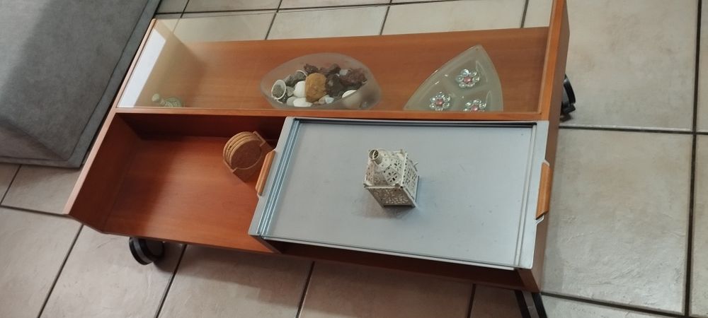 Mesa de centro com rodas