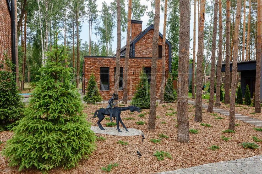 Продаж 2-поверхового будинку 200м2, с. Лебедівка, КМ Riviera Village