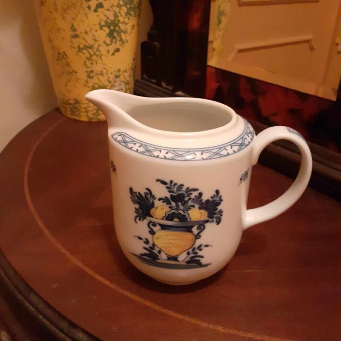 Rara leiteira porcelana: PREÇO: 25,00€