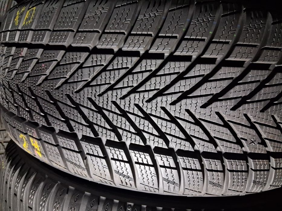 215/55 17 Goodyaer Ultra Grip perfomance 3  КОМПЛЕКТ , Пара