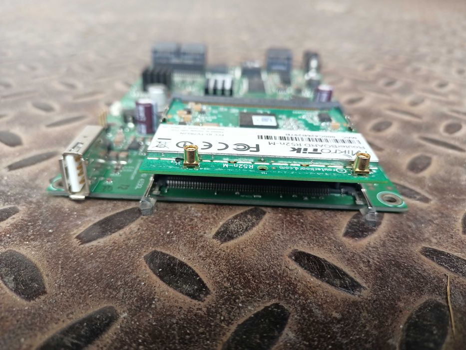 Проводной маршрутизатор (плата)  MikroTik RouterBoard RB433GL